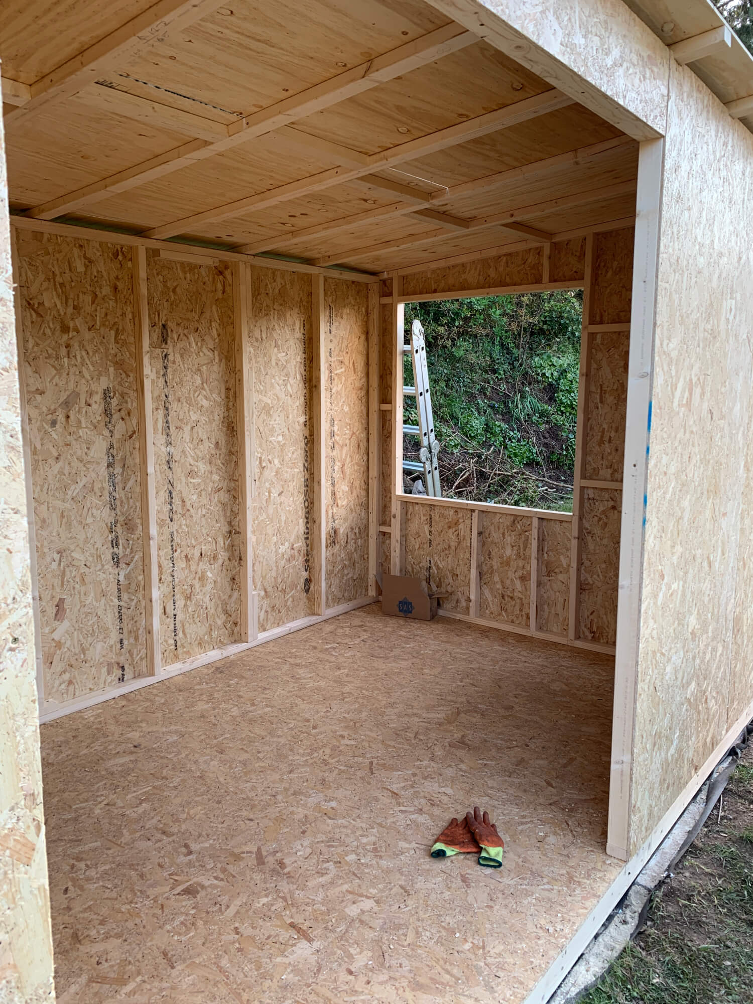 south-hams-handyman-garden-office-inside